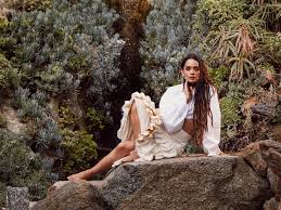 Denise huxtable (lisa bonet) is the second of five children of cliff and clair huxtable on the series. Lisa Bonet On Family Husband Jason Momoa Working With Bill Cosby Porter