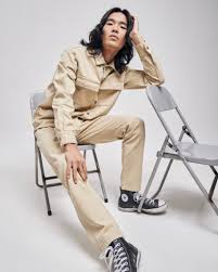 Camisaco Oversize WILL + Jeans mom EDGAR (carpintero) Disponible Talle 38  al 48 Envíos a domicilio 🛵 y a todo el Pais! 📍Santa Fe 27 . . . . . .  #soulrebelpna #