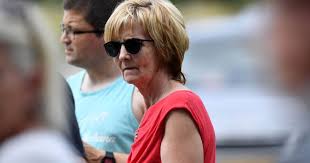 Het is eind maart, minder dan vijf maanden voor de olympische spelen van tokio, als regerend wereldkampioene in de lichte dubbeltwee zoe mcbride thuis op de weegschaal stapt en constateert dat ze zeven kilo zwaarder is dan ze eigenlijk zou moeten zijn om als lichte roeister überhaupt aan wedstrijden mee te kunnen doen. Facebook Door Het Stof Na Verwijderen Rouwadvertentie Conings Onze Oprechte Excuses Tech Ad Nl