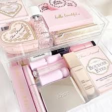Imagen De Chanel Girly And Paris Makeup Collection Trendy Makeup Makeup Drawer