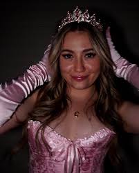 Cami Rodgers's Instagram, Twitter & Facebook