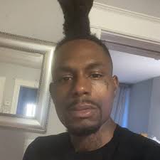 Gunna was just seen rolling through ATL with a literal MAYBACH convoy—17  strong! Fans are calling it the ultimate flex. But here's the tea ☕: this  might actually be the latest visuals