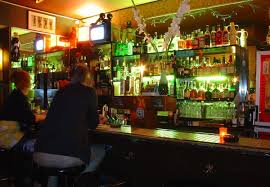 Konrad Tonz Bar Retro Bar In Berlin Kreuzberg Kitchen Decor Apartment Beer Bar Dining Table In Kitchen