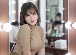 Sari nila melalui akunnya di instagram mengunggah potret kebersamaannya dengan amanda manopo. 8fts0he6oejt3m