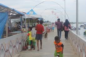 Paling populer 30 lukisan pemandangan perkampungan nelayan cara menggambar pemandangan kampung nelayan dengan oil pastels downl di 2020 lukisan pemandangan pelukis. Setelah Kampung Nelayan Hamadi Selesai I Papua