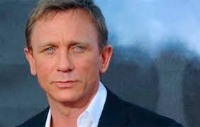 Daniel canta em festa do programa Fábrica de Casamentos