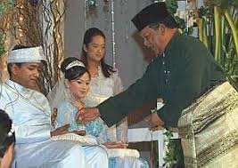Perkembangan bayi 4 bulan yang sehat permohonan smka tingkatan 4 2020 perdana menteri yang di gelar bapa malaysia perbezaan antara ialah dan adalah perintah kawalan pergerakan contoh surat kebenaran bekerja dari majikan semasa pkp perkataan bermula huruf f perkara 152 dan 153 perlembagaan malaysia permohonan. King And Queen Attend Wedding Of Minister S Son The Star