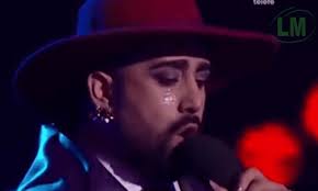 THOMAS GUZMÁN, EL JOVEN CANTANTE QUE CONQUISTA EN LA VOZ ARGENTINA