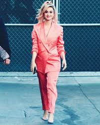 Katy perry released her new video for 'daisies' on may 15, 2020. Katy Perry Announces That She S Pregnant Due In Summer