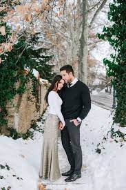 5 Useful Winter Engagement Tips And 40 Photo Ideas Happywedd Com Winter Engagement Photos Winter Engagement Engagement Photos