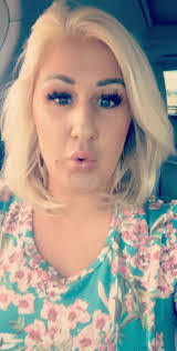 Amanda Wagers's Instagram, Twitter & Facebook