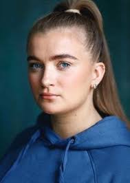 Queenie Cooper's Instagram, Twitter & Facebook