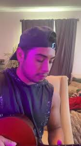 Kiss me more cover by Marco Loza #kissmemore #dojacat #cover #acustic...