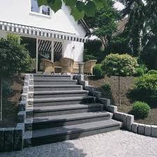 Basalt Schwarz Geflammt Basalt Schwarz Metten Metten Stein Und Design Mettensteinunddesign Mettensteindesign Natursteine Treppe Aussen Gartengestaltung