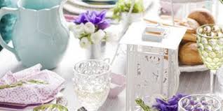 Start with a basic setting to dress up the table and set a casual mood for your dinner party or holiday gathering. Easy Brunch Table Settings Beautiful Table Settings For Brunch
