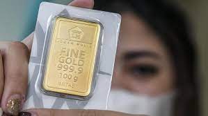 Sementara harga emas antam bercorak batik dengan ukuran 10 gram ditetapkan rp 9.910.000, sementara untuk ukuran 20 gram dijual rp 19.180.000. Perhatian Harga Emas Diramal Susut Hingga Rp 795 000 Gram Nih