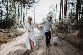 Mit Teresa Casamonti Ein Familienshooting Klar Diese Familie Ist Einfach Der Hammer Die Kle In 2020 Fotoshooting Family Familien Fotoshooting Familienportrait Ideen