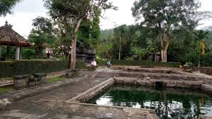 Candi ini merupakan candi bercorak buddha yang terletak di jalan mayor kusen candi umbul merupakan kompleks candi yang bentuknya paling tidak biasa. Cermin Jaya Perkasa Wisata Candi Umbul Magelang Wisata Murah Di Magelang Pemandian Air Panas Candi Umbul Wisata Keluarga Murah Meriah Di Situs Candi Umbul Magelang Jawa Tengah Pemandian Air Panas
