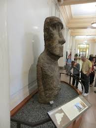 Moai statues of easter island | © iñi piñi / flickr. Making Monuments At Manchester Museum Ancient Worlds