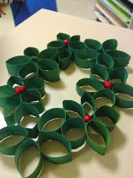 Voir plus d'idées sur le thème noel, bricolage noel, activité ce bricolage de noël sera l'occasion idéale pour apprendre aux enfants la technique pour fabriquer des pompons en laine. L Atelier Du Lapin Masque Diy Noel Une Suspension Flocon De Neige Une Couronne De Noel En Recyclage Diy Noel Flocon De Neige Couronne De Noel Recyclage