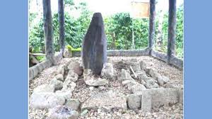 Prasasti kedukan bukit atau batu bersurat kedukan bukit dijumpai oleh m. 9 Prasasti Bersejarah Peninggalan Kerajaan Sriwijaya 2021 Poskata