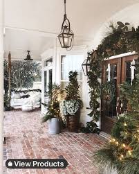Pin By Lee Anne Harling On Christmas Christmas Front Porch Outdoor Christmas Lights Brick Porch