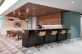 A Look Inside London Executive Offices King William Street In 2020 Office Cafeteria Design Office Break Room Public Space Design