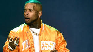 Jika iya silahkan masuk saja ke akun twitter @slimsantana atau bisa juga di akun tiktoknya. Tory Lanez Just Picked Up A Felony But Twitter Can T Stop Making Jokes About His Height Hiphopdx