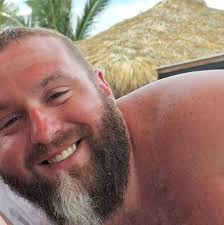 Looking for someone local who fixes garage doors. I live in Smyrna.