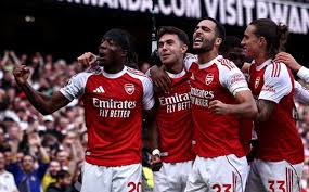 Arsenal rất mạnh và có thể sắp xếp 2 đội hình trước Man City