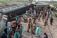 At least 30 killed after train derails in southern Pakistan | News ...