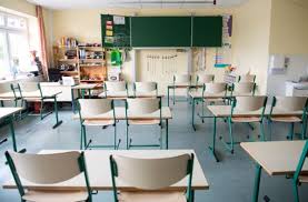 Die neue regierung kretschmann traut sich deshalb erste öffnungsschritte. Coronavirus In Baden Wurttemberg Lockdown Fur Schulen Bleibt Ein Uberfalliger Beschluss Baden Wurttemberg Stuttgarter Zeitung