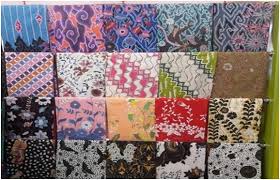 Motif batik megamendung merupakan salah satu ciri khas batik cirebon. Pemda Miliki 2 Daerah Sentra Batik Khas Cirebon