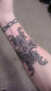 If i weren't a gamer i'd be like, look at the douchbag with the giant tribal tattoo. level 2. Shadow Of The Colossus Tattoo Tatuagens Ideias De Tattoo Tatuagem