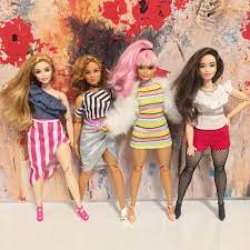Just Some Mtm Curvies Servin You A Little Thicc And Juicy Pink Nails Dolls Birthday Party Cake Barbie Fashionista Dolls Diy Barbie Clothes Curvy Barbie