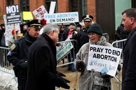 Planned Parenthood Protests Draw Abortion Rights Foes Supporters Around U S Cbs News