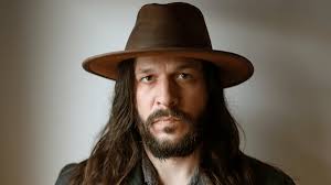 Entrevistamos Shawn James sobre vinda ao Brasil e o álbum “Honor &  Vengeance”