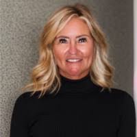 Sandy Mckeon's Instagram, Twitter & Facebook