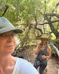 Dear California, What a marvelous (and tax deductible 🤓) weekend you just  gave me! My mind, spirit, and heart are richer thanks to conversations with  the brilliant @adriennebrodeur, the whip-smart @yaelgoldsteinlovewrites,  finally