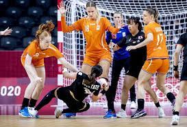Door ahc'31 · gepubliceerd 7 augustus 2008 · bijgewerkt 28 oktober 2019. Nederlandse Handbalsters Presteren Beter Op Spekgladde Speelvloer Verslaan Gastland Japan De Volkskrant
