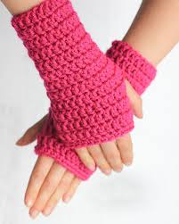 Crochet fingerless gloves free pattern then we'd be willing to bet that you'll get along much better crocheting yourself. 20 Easy Fingerless Gloves Crochet Patterns Dabbles Babbles