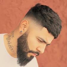 Haircut Fade Beard Hairstylesformen Mid Fade Mid Fade Shave Beard In 2020 Medium Fade Haircut Mens Haircuts Fade Faded Hair