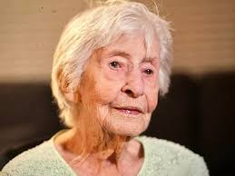 Very happy to see photographer Elsie Holloway included in this group!