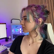 Elaine Malcolm (@marthabrae)