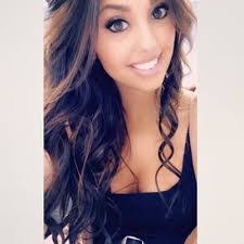 Justine Hatfield's Instagram, Twitter & Facebook