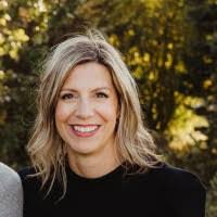 Sara Lambert's Instagram, Twitter & Facebook