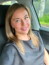 Hi out there 55 and divorced for 7 years still looking for the women of my  dreams. Someone out there text me