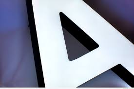 enseigne lumineuse lettres boitier inox plexiglas enseigne lumineuse panneau lumineux eclairage led