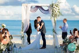 Breezy Bahamas Wedding Arch In 2020 Bahamas Wedding Luxury Wedding Planner Luxury Wedding