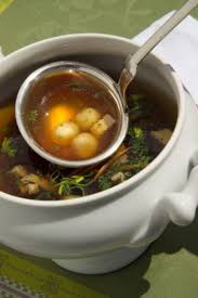 Rezept Klare Rindfleischbruhe Suppe Mit Fleisch Fleischsuppe Essen Fur Besondere Anlasse